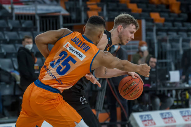 而不夸大的 而不夸大的